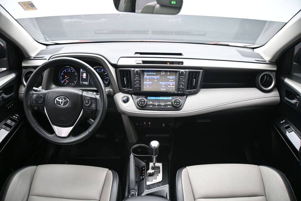 2018 Toyota RAV4 Limited - Photo 13