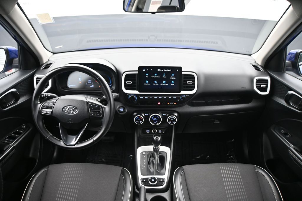 2023 Hyundai Venue Limited - Photo 10