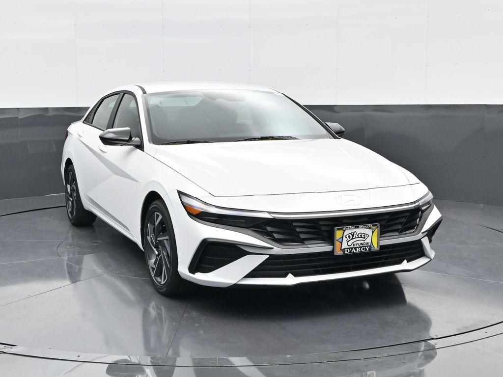2025 Hyundai Elantra SEL Sport photo 3