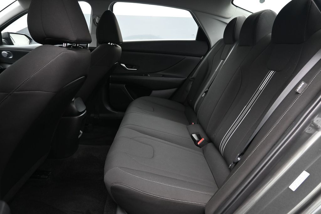 2024 Hyundai Elantra SEL - Photo 11
