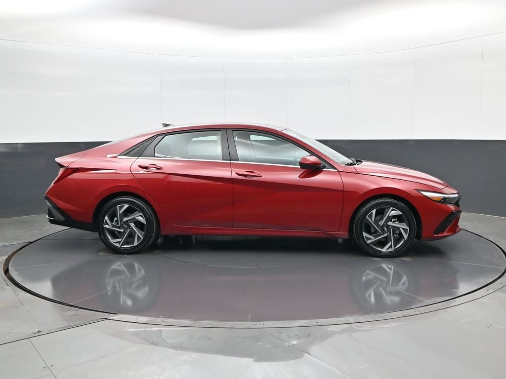 Certified 2025 Hyundai Elantra SEL Convenience Sedan