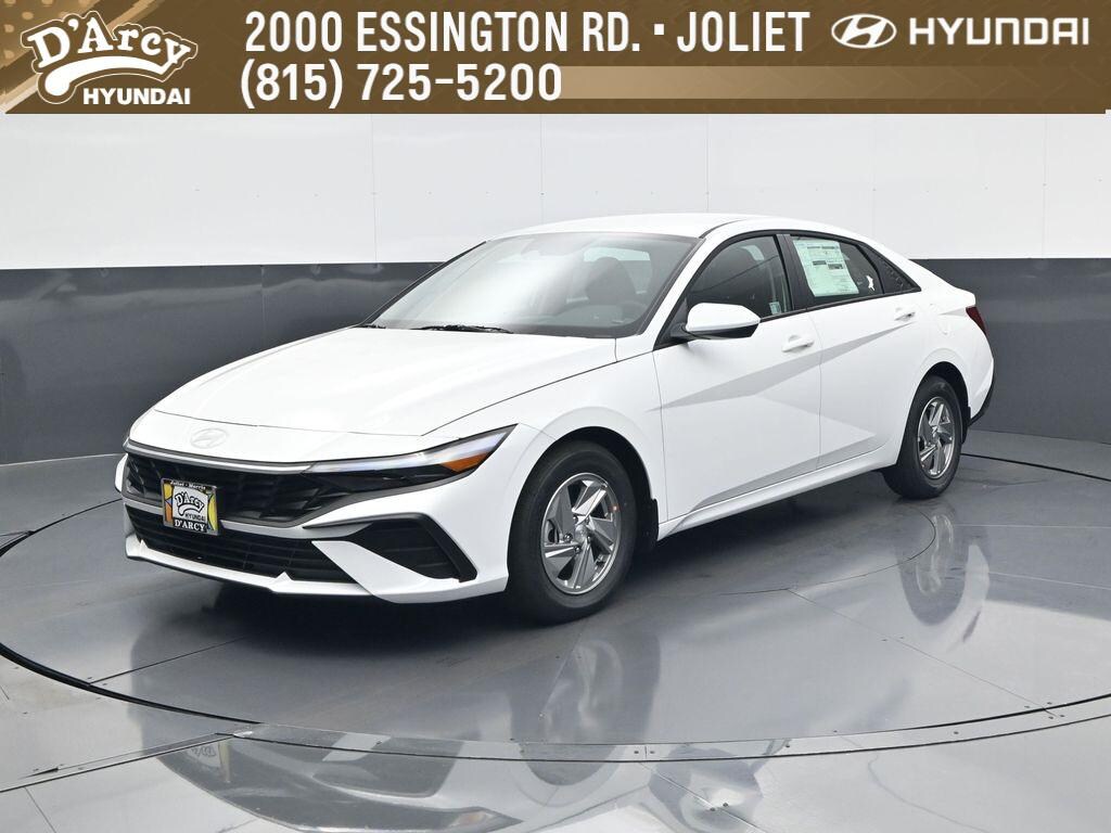 New 2025 Hyundai Elantra SE Sedan