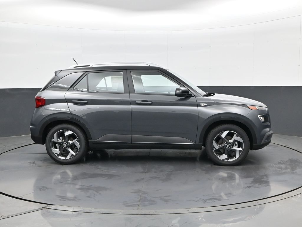New 2026 Hyundai Venue SEL w/Two-Tone Roof SUV