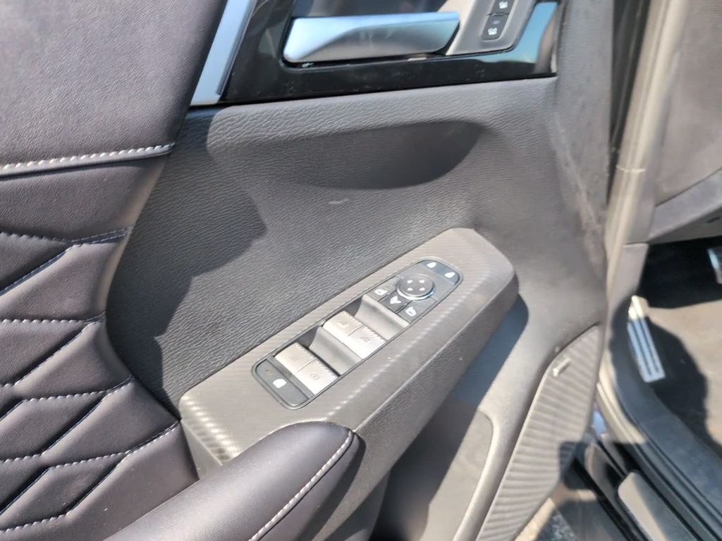 2026 Mitsubishi Outlander SEL - Photo 18