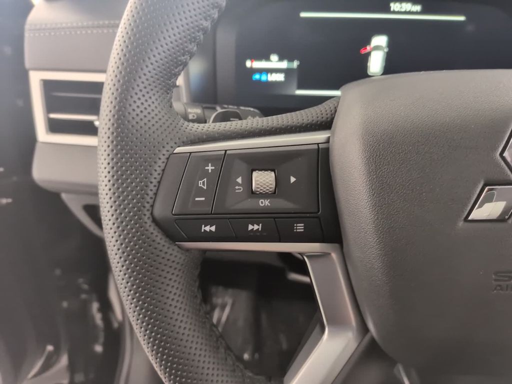 2025 Mitsubishi Outlander Plug-in Hybrid SE - Photo 18