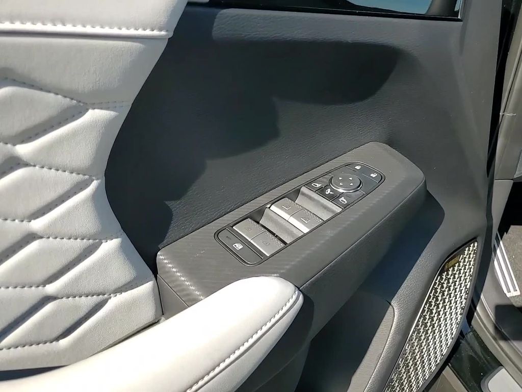 2025 Mitsubishi Outlander SEL Platinum Edition - Photo 25