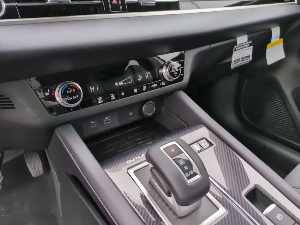 2025 Mitsubishi Outlander Plug-in Hybrid SE - Photo 26