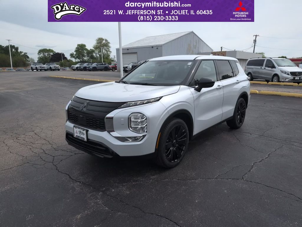 2026 Mitsubishi Outlander LE S-AWC's photo