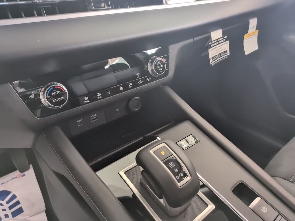 2025 Mitsubishi Outlander Plug-in Hybrid SE - Photo 23
