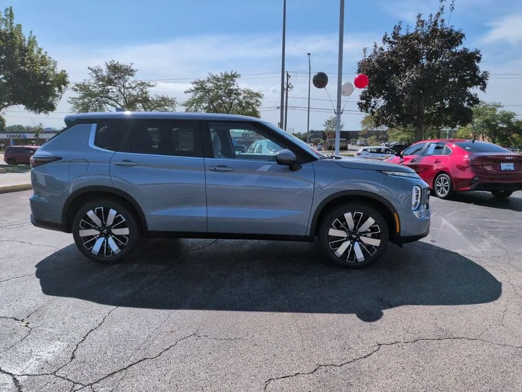 2026 Mitsubishi Outlander SE - Photo 5
