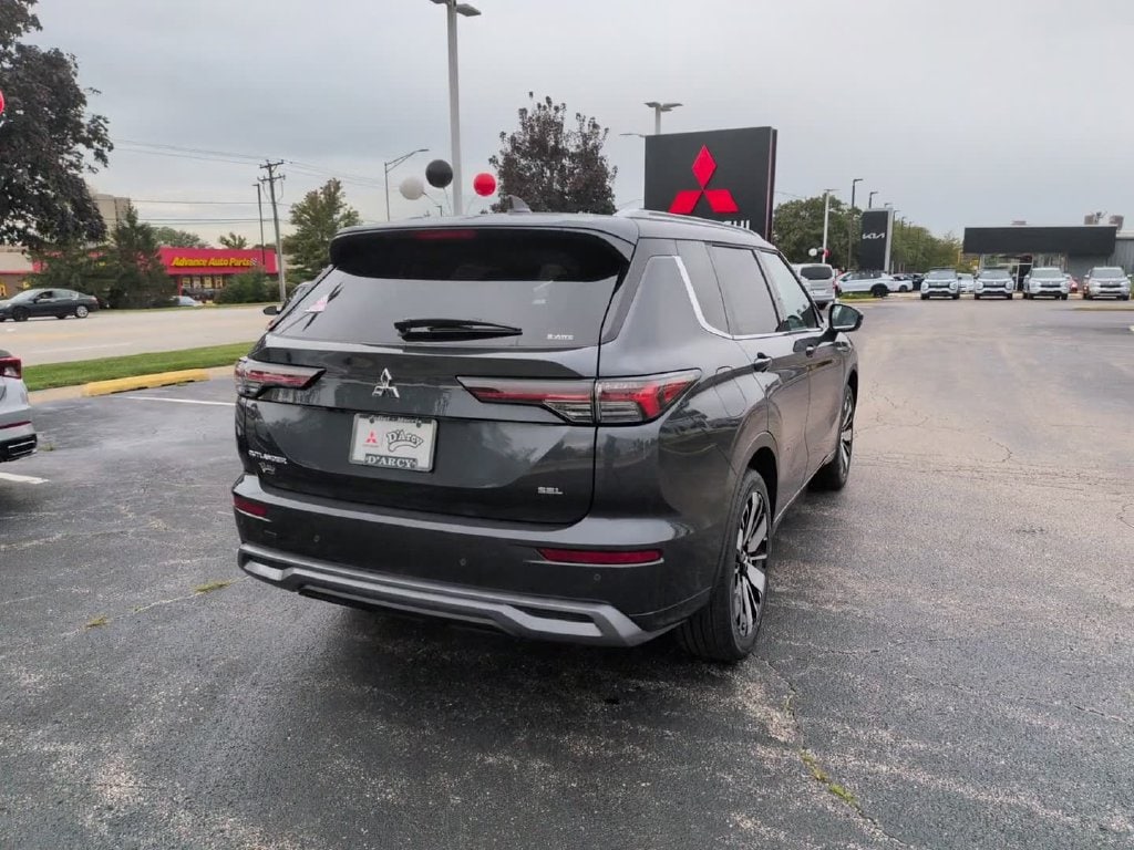 2026 Mitsubishi Outlander SEL - Photo 7