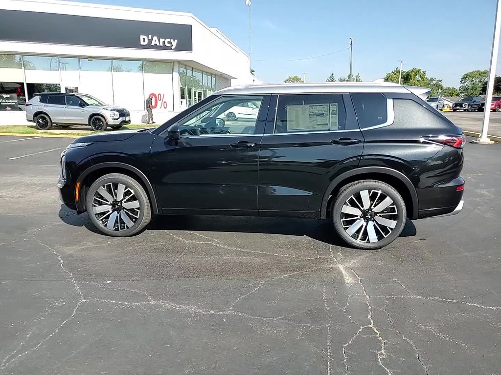 2025 Mitsubishi Outlander SEL Platinum Edition - Photo 20