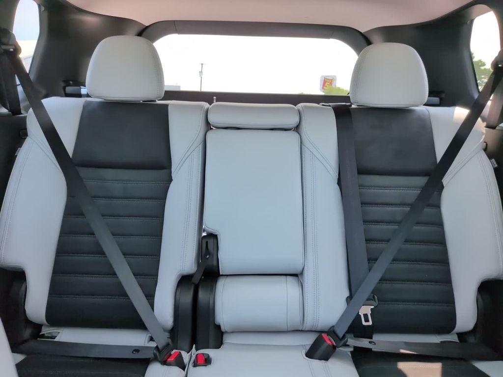 2026 Mitsubishi Outlander SE - Photo 25
