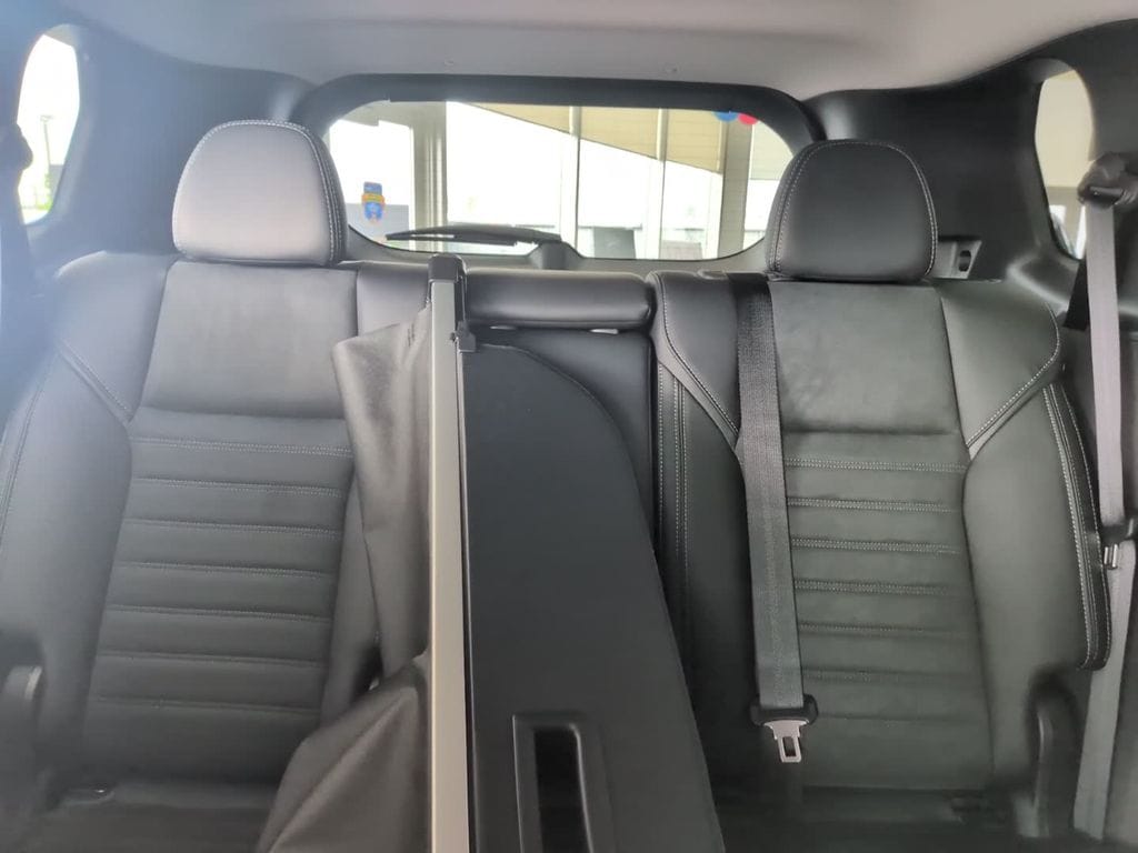2025 Mitsubishi Outlander Plug-in Hybrid SE - Photo 24