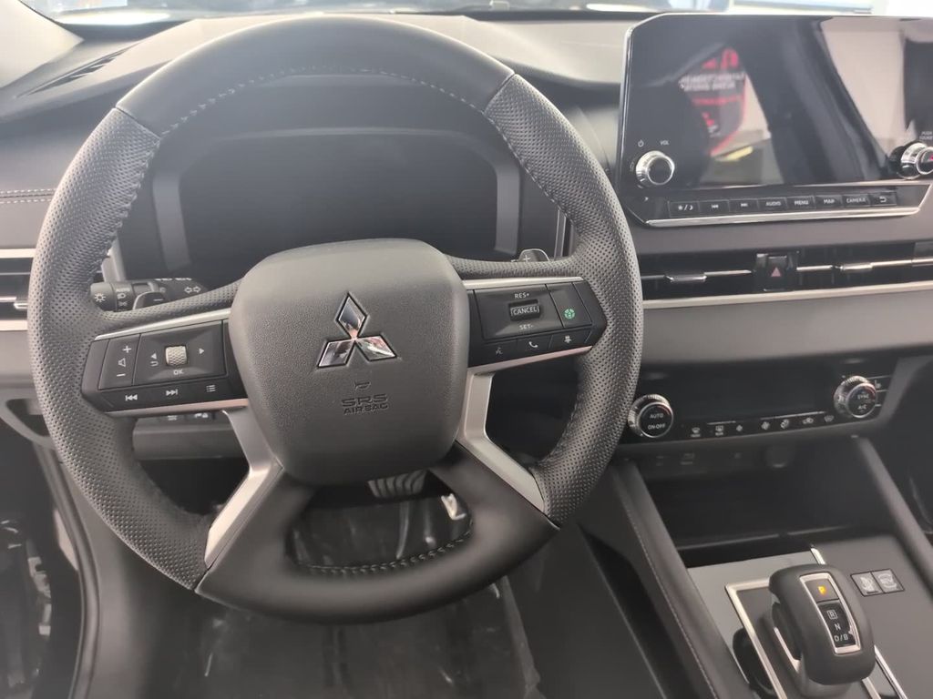2025 Mitsubishi Outlander Plug-in Hybrid SE - Photo 25