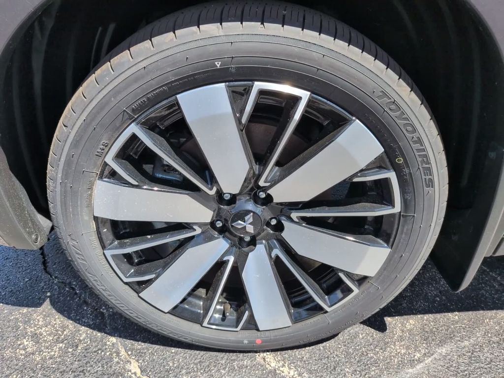 2026 Mitsubishi Outlander SEL - Photo 13