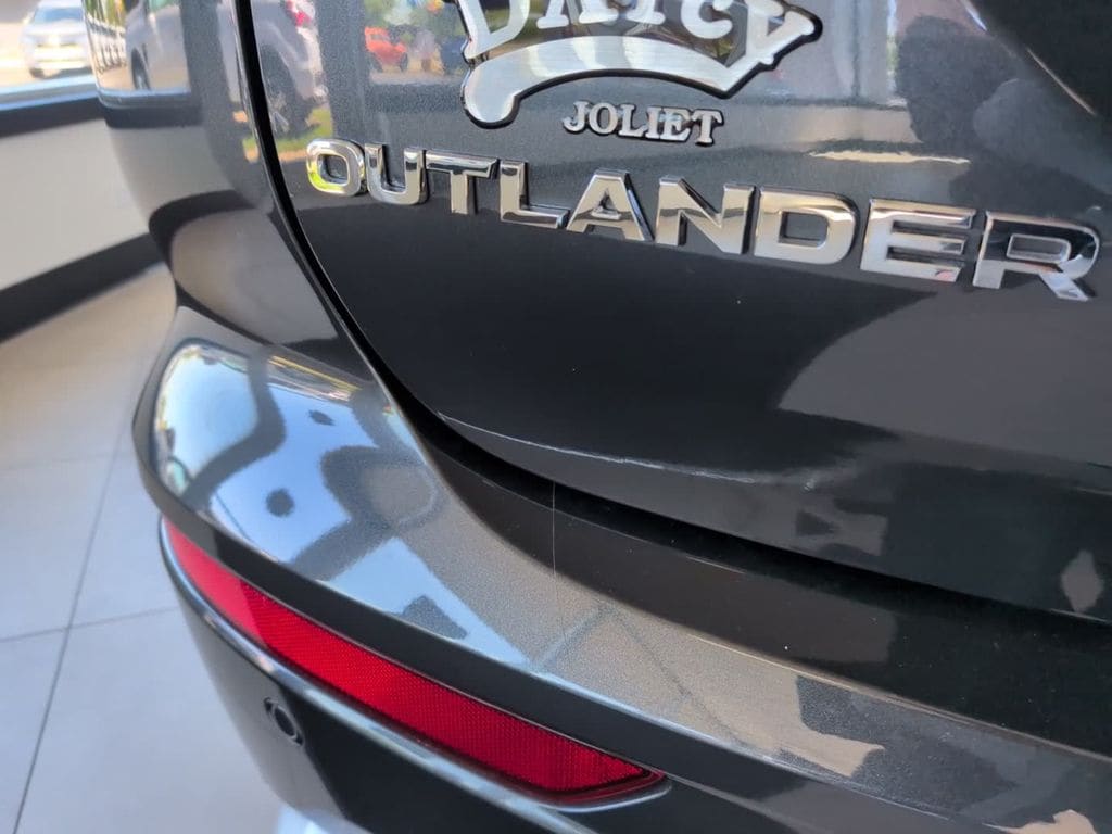 2025 Mitsubishi Outlander Plug-in Hybrid SEL - Photo 11