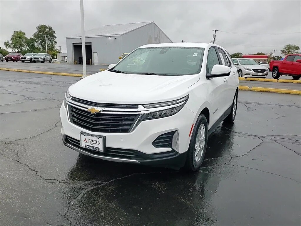 2022 Chevrolet Equinox LT photo 3