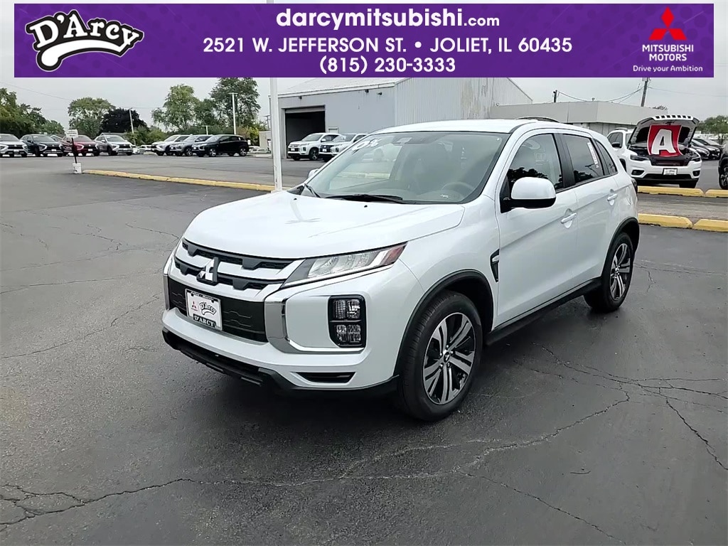 2025 Mitsubishi Outlander Sport ES's photo