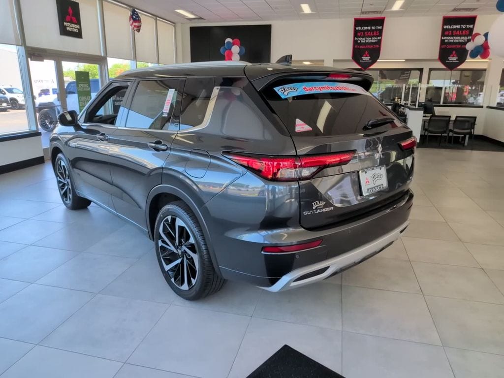 2025 Mitsubishi Outlander Plug-in Hybrid SEL - Photo 13