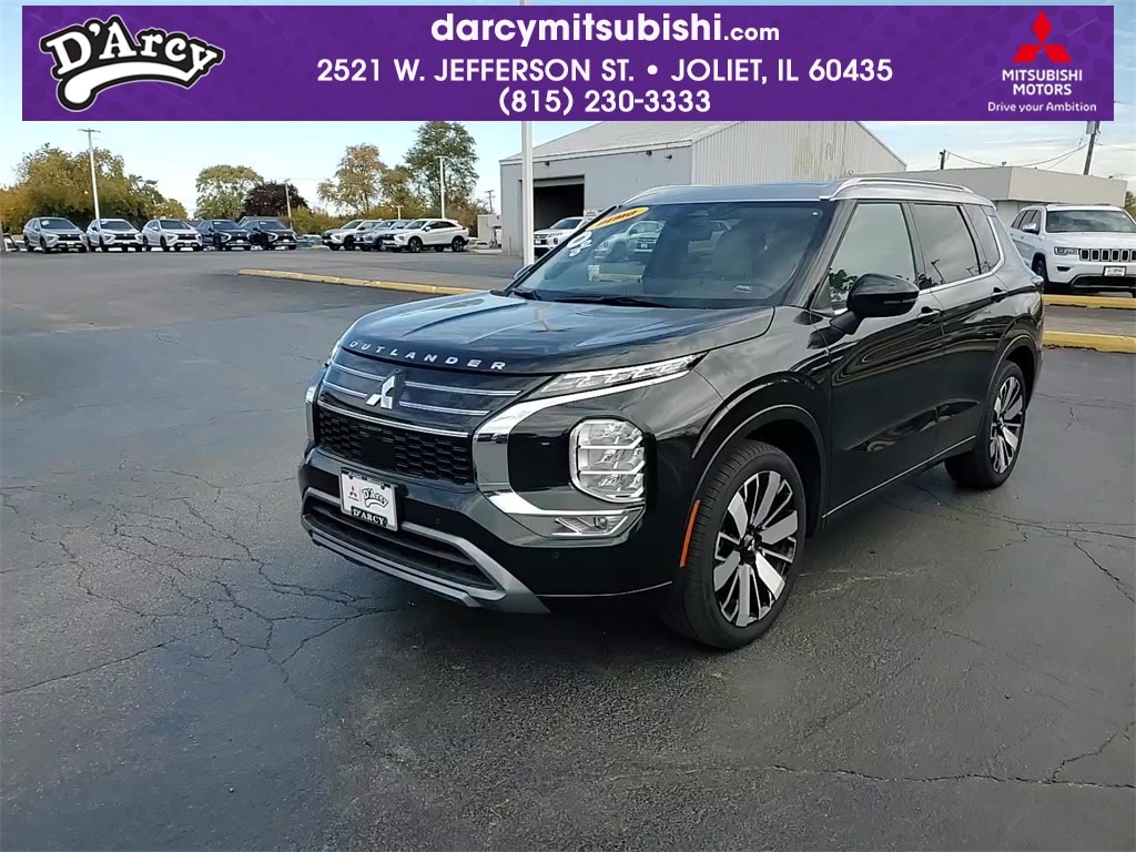 2025 Mitsubishi Outlander SEL Platinum Edition's photo