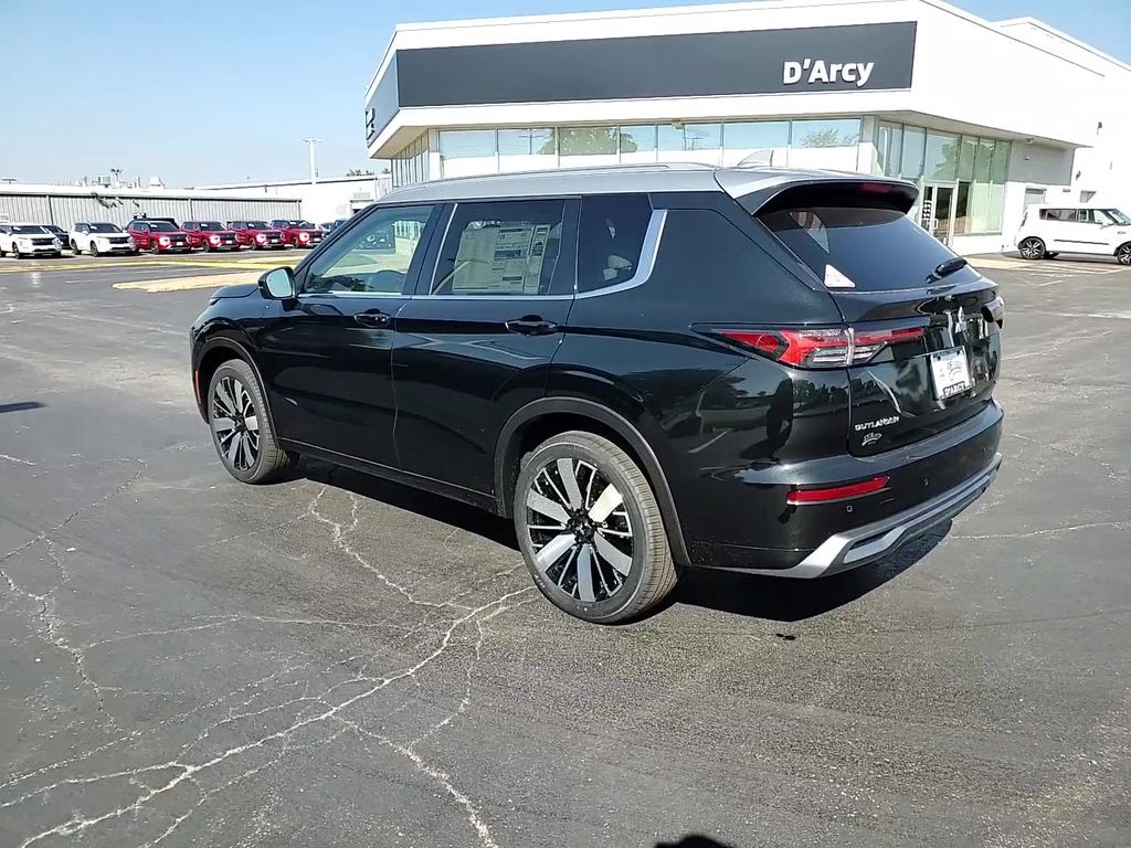2025 Mitsubishi Outlander SEL Platinum Edition - Photo 18