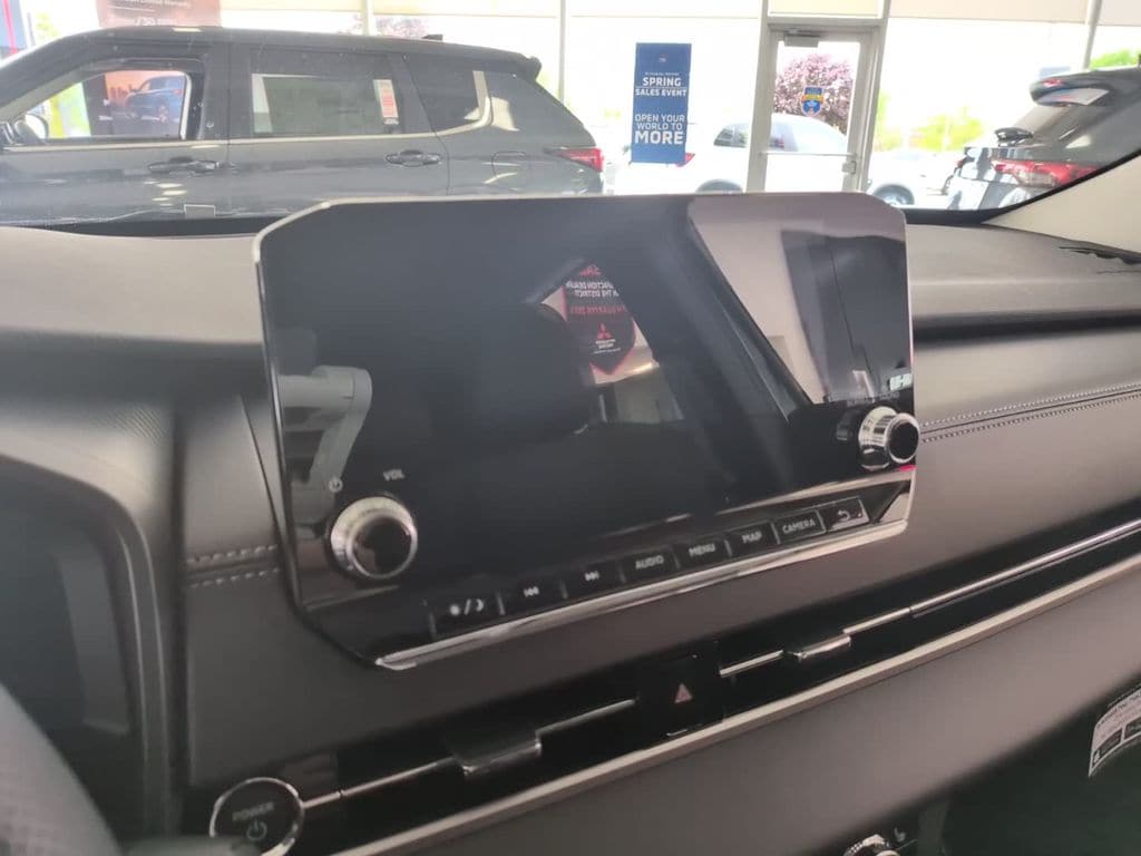 2025 Mitsubishi Outlander Plug-in Hybrid SE - Photo 21