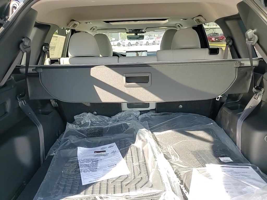 2025 Mitsubishi Outlander SEL Platinum Edition - Photo 17