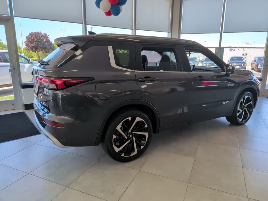 2025 Mitsubishi Outlander Plug-in Hybrid SEL - Photo 8