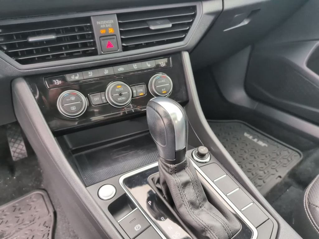 2020 Volkswagen Jetta SEL Premium - Photo 25