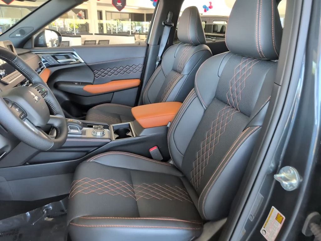 2025 Mitsubishi Outlander Plug-in Hybrid SEL - Photo 20