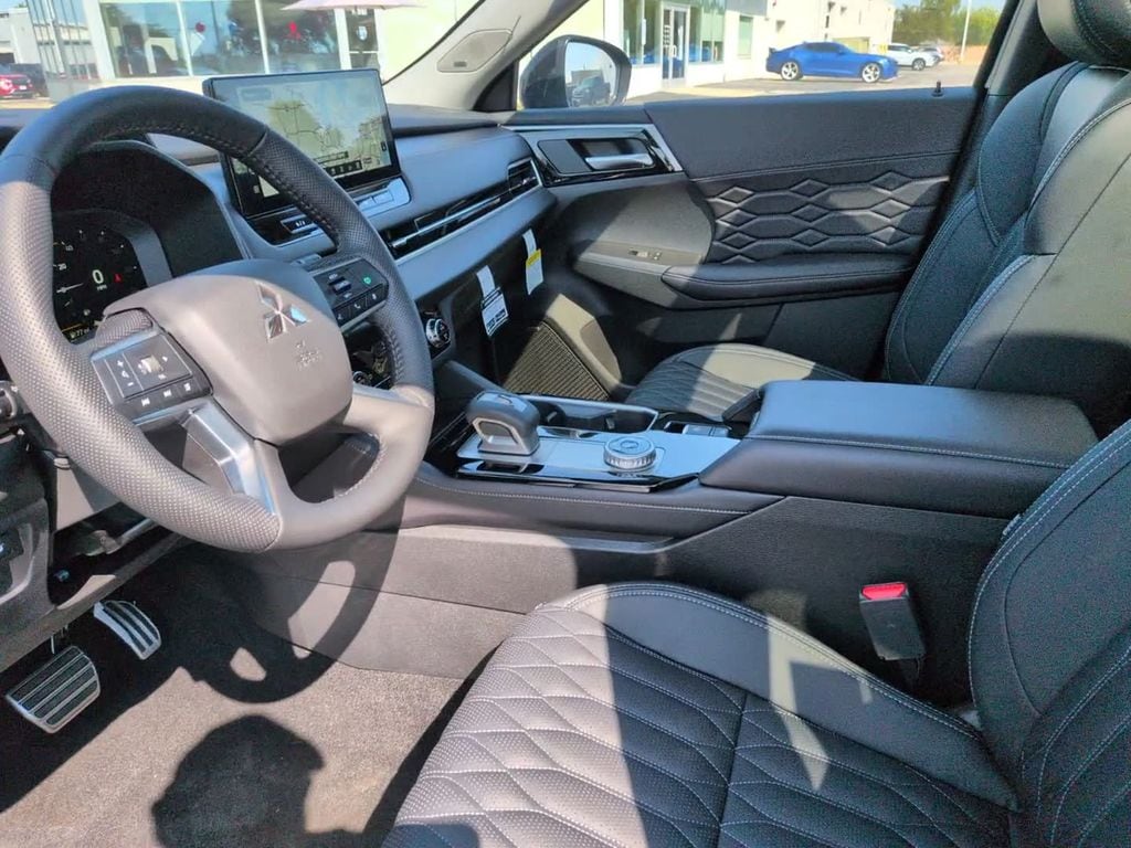 2026 Mitsubishi Outlander SEL - Photo 21