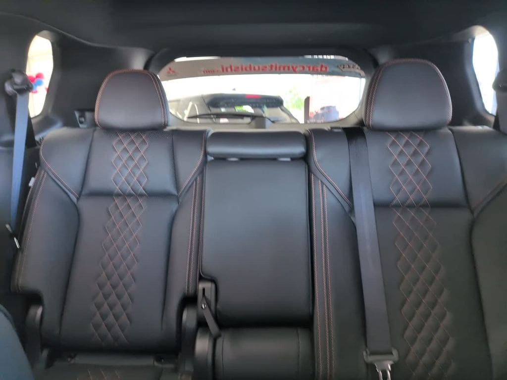 2025 Mitsubishi Outlander Plug-in Hybrid SEL - Photo 29