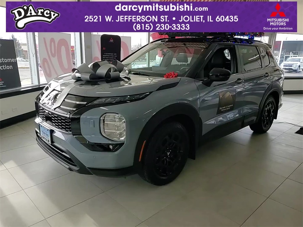 2025 Mitsubishi Outlander Trail Edition's photo