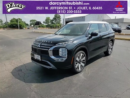 2025 Mitsubishi Outlander Platinum Edition SUV