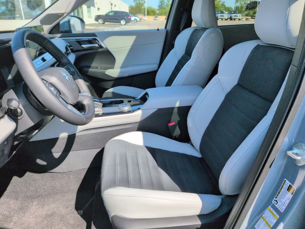 2026 Mitsubishi Outlander SE - Photo 16