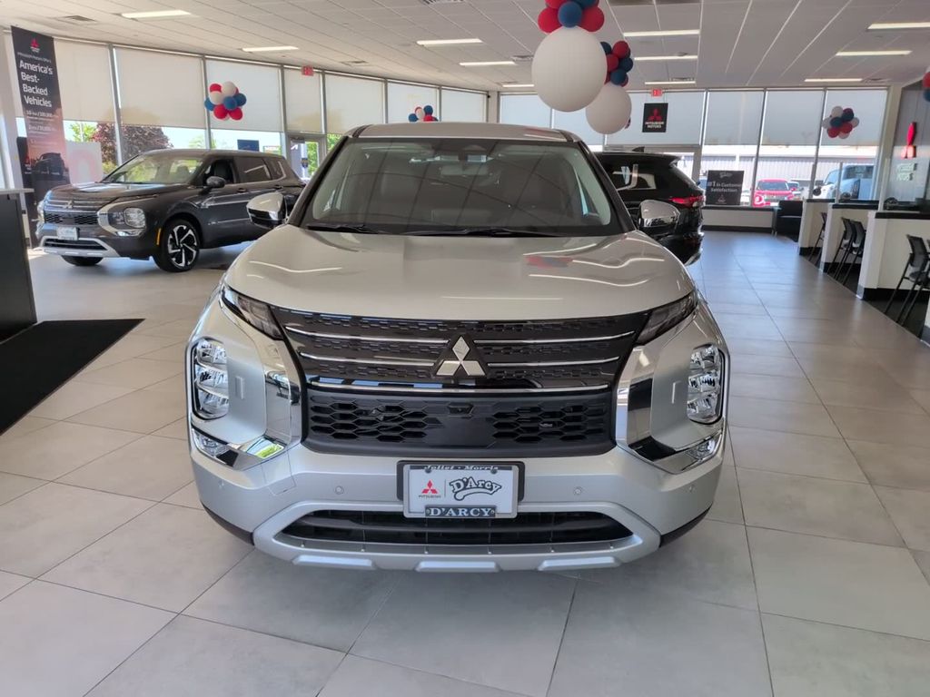 2025 Mitsubishi Outlander Plug-in Hybrid SE - Photo 16