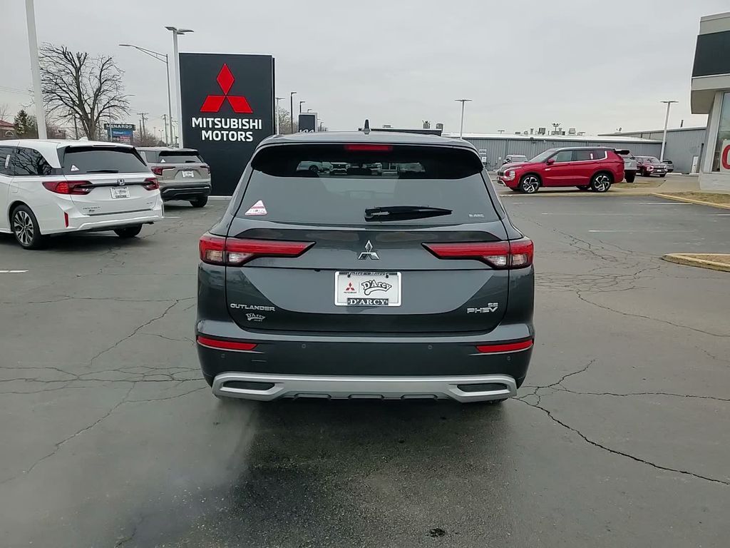 2025 Mitsubishi Outlander Plug-in Hybrid SE - Photo 7