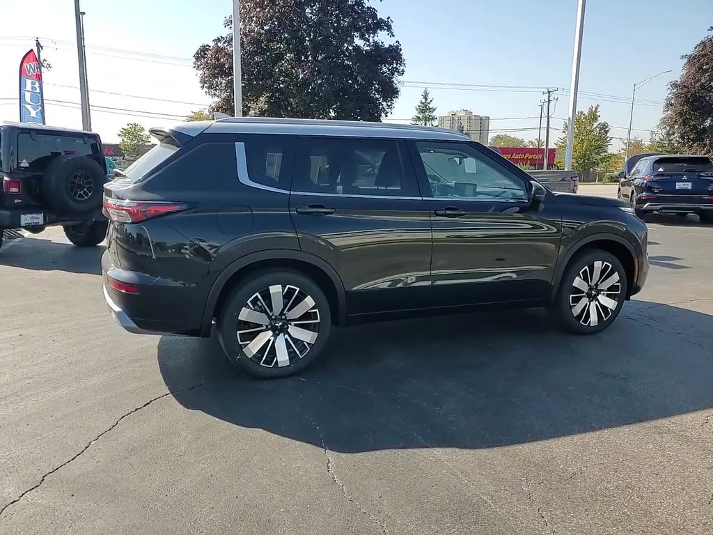 2025 Mitsubishi Outlander SEL Platinum Edition - Photo 12