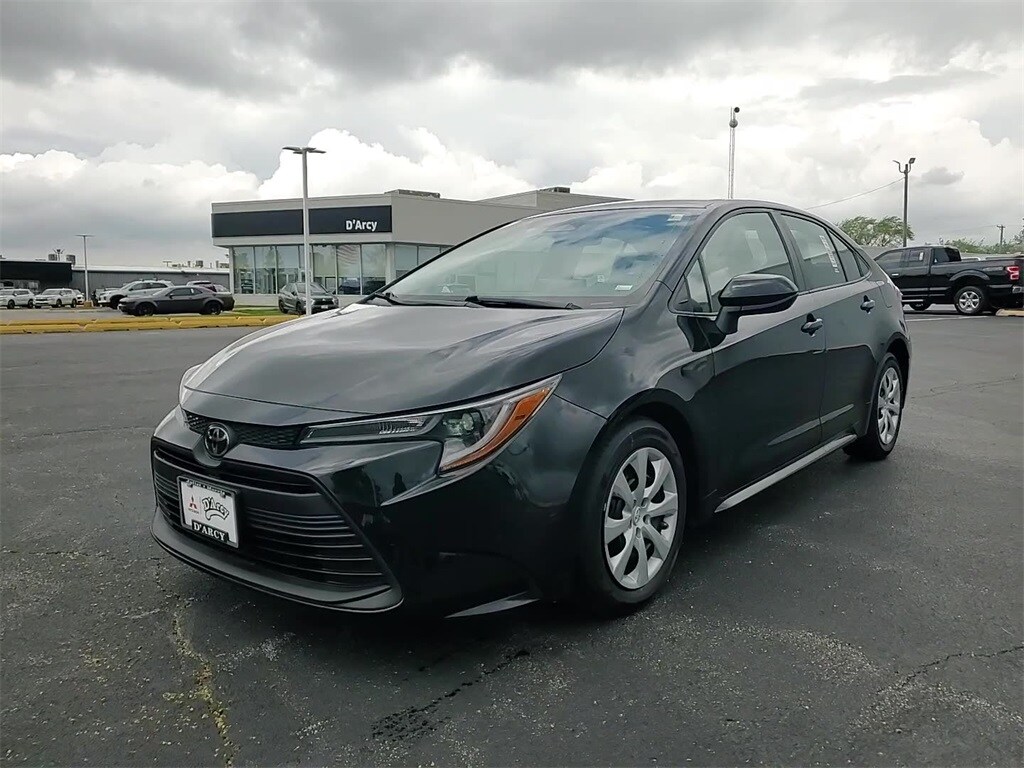Used 2023 Toyota Corolla LE with VIN 5YFB4MDE4PP013540 for sale in Joliet, IL