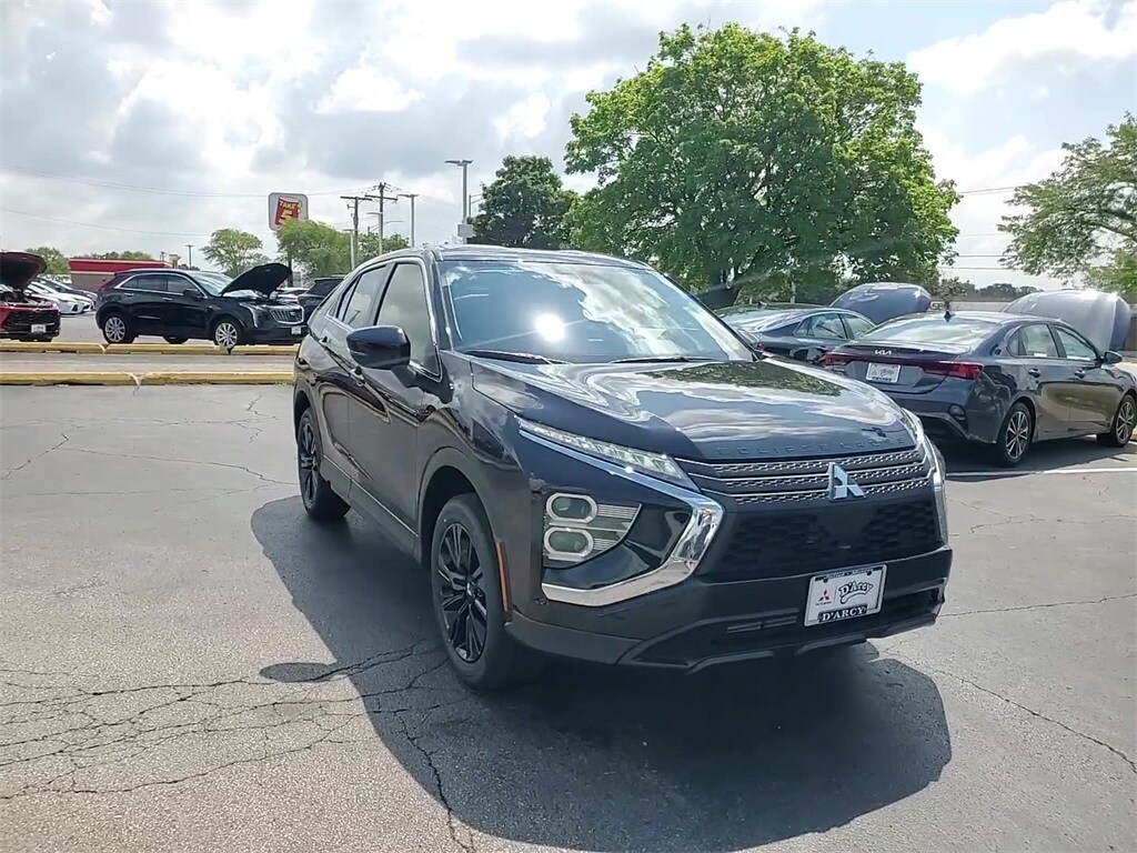 2025 Mitsubishi Eclipse Cross LE photo 4