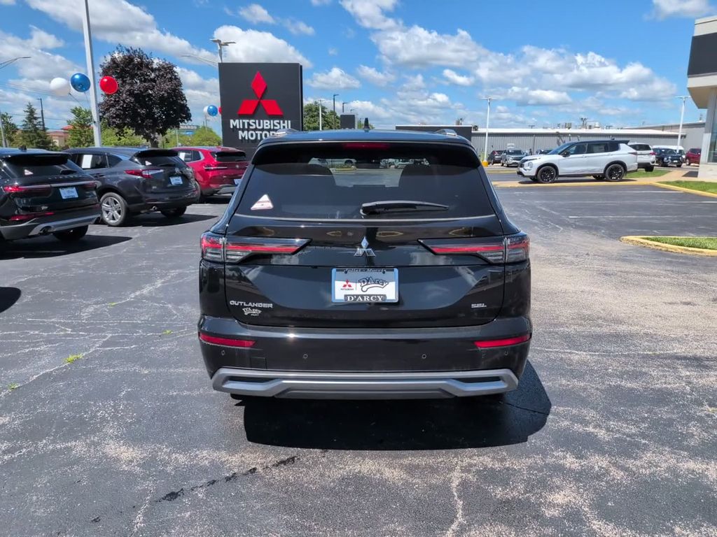 2026 Mitsubishi Outlander SEL - Photo 9