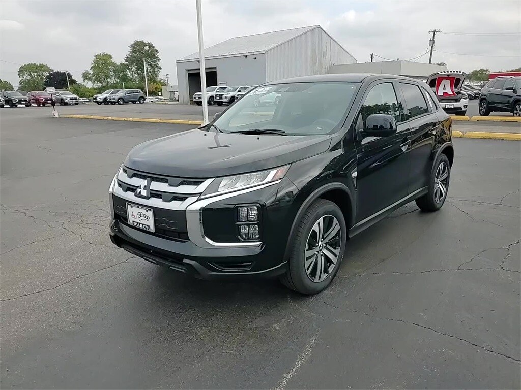 2025 Mitsubishi Outlander Sport ES photo 2