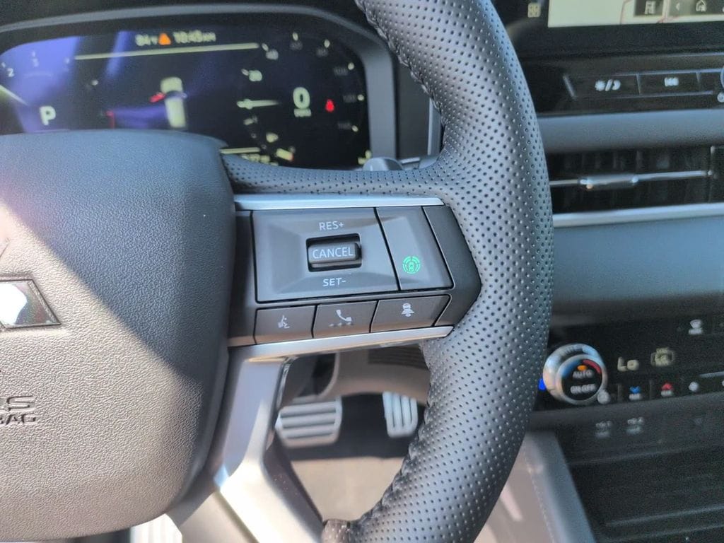 2026 Mitsubishi Outlander SEL - Photo 24