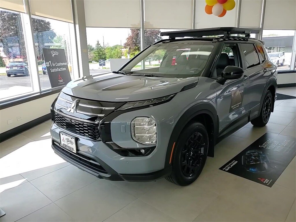 2025 Mitsubishi Outlander SE Ralliart photo 2