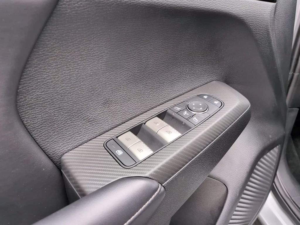 2025 Mitsubishi Outlander Plug-in Hybrid SE - Photo 19