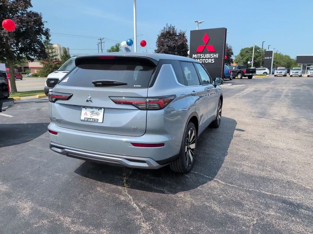2026 Mitsubishi Outlander SE - Photo 6
