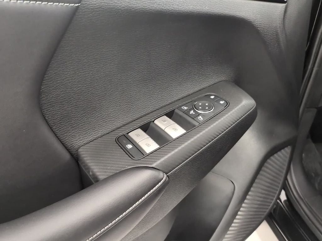 2025 Mitsubishi Outlander Plug-in Hybrid SE - Photo 14