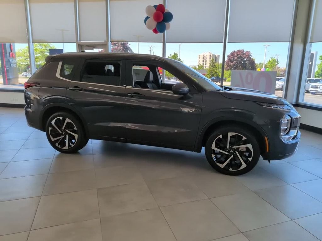2025 Mitsubishi Outlander Plug-in Hybrid SEL - Photo 6