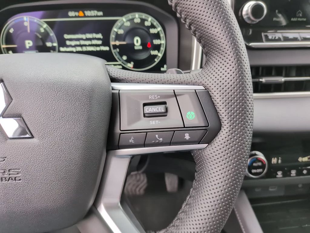 2025 Mitsubishi Outlander Plug-in Hybrid SE - Photo 23